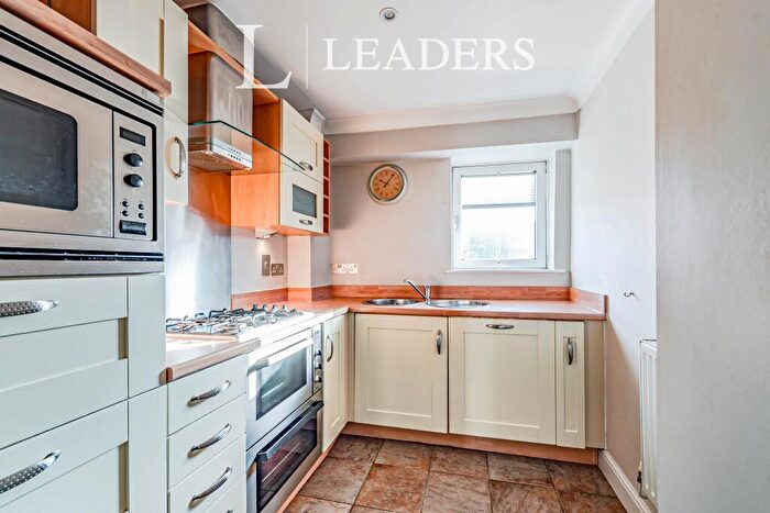2 Bedroom Apartment To Rent In Kings Gate, Horsham, RH12