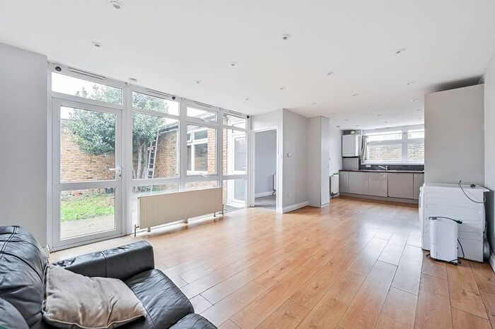 3 Bedroom Terraced House To Rent In Dorrien Walk, Streatham Hill, London, SW16