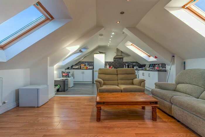 4 Bedroom Property To Rent In Fenham Road, Arthurs Hill, Newcastle Upon Tyne, NE4