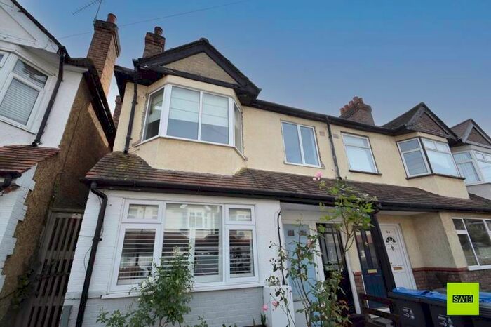 2 Bedroom Maisonette To Rent In Dinton Road, Colliers Wood, SW19