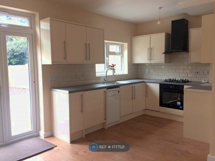 3 Bedroom End Of Terrace House To Rent In Netheravon Road, London, W7