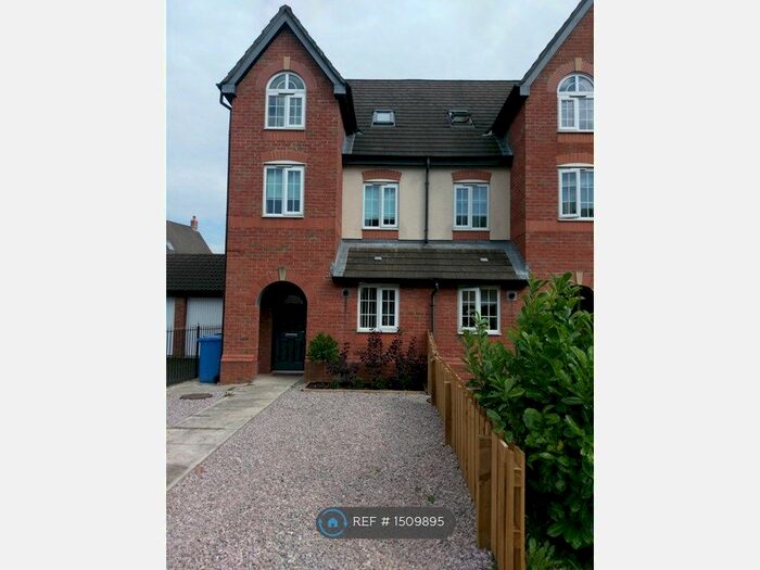 3 Bedroom End Of Terrace House To Rent In Lytham Close, Great Sankey, Warrington, WA5