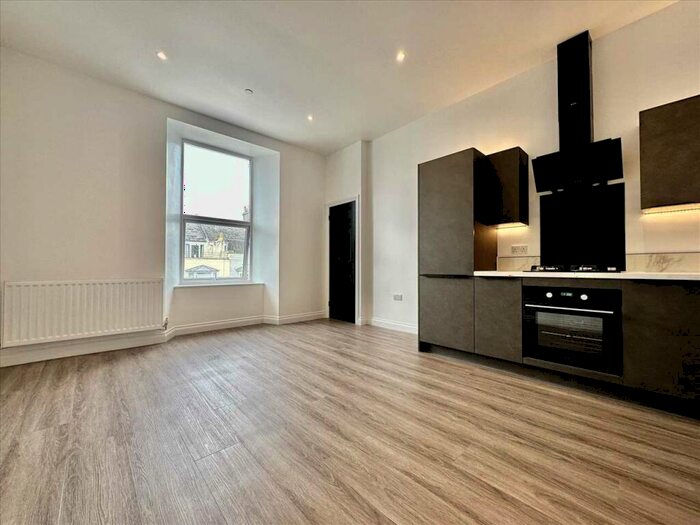 2 Bedroom Apartment To Rent In North Hill, Plymouth, Plymouth, PL4