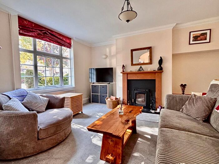 3 Bedroom End Of Terrace House For Sale In Nevells Road, Letchworth Garden City, SG6