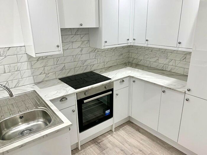 2 Bedroom Flat To Rent In Alexandra Drive, Liverpool, Merseyside, L17