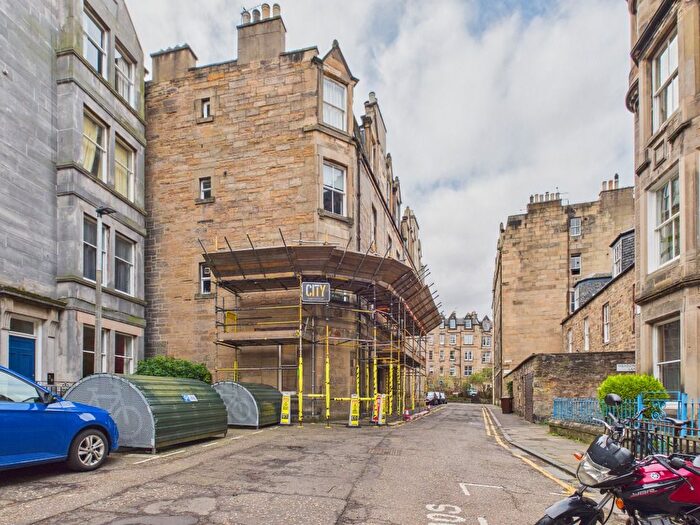 2 Bedroom Flat To Rent In Roseneath Terrace, Marchmont, Edinburgh, EH9