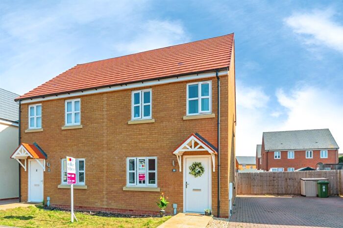 2 Bedroom Semi Detached House For Sale In Conifer Way, Shefford, SG17