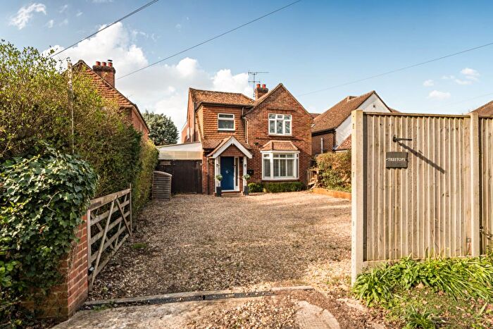 4 Bedroom Detached House For Sale In Scotts Grove Road, Chobham, Woking, GU24