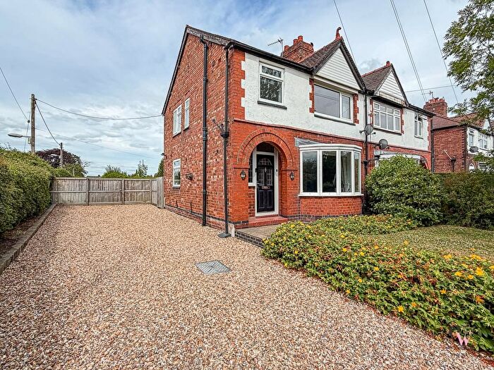3 Bedroom Semi-Detached House For Sale In Northwich Road, Weaverham, Northwich, CW8