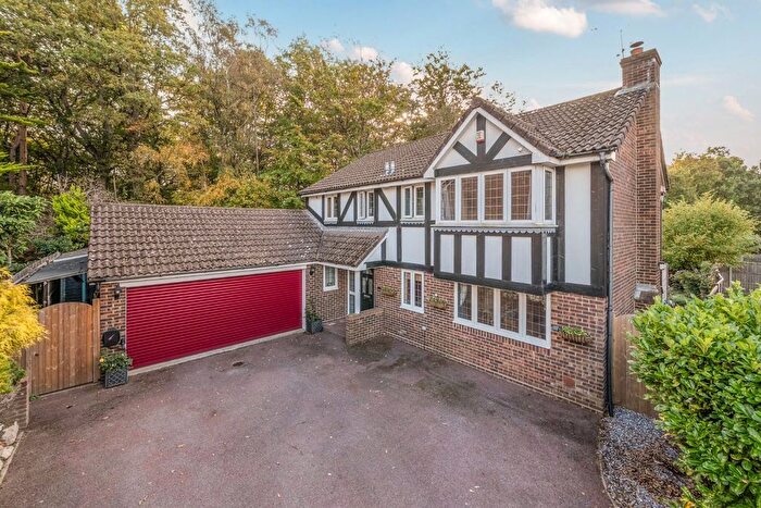 5 Bedroom Detached House For Sale In Topaz Grove, Waterlooville, PO7