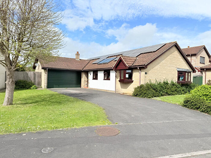 4 Bedroom Detached Bungalow For Sale In Collett Way, Frome, BA11