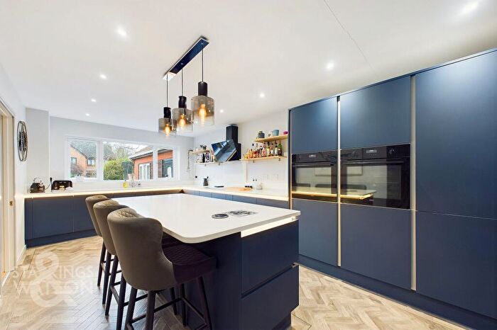6 Bedroom Detached House For Sale In Shakespeare Way, Taverham, Norwich, NR8