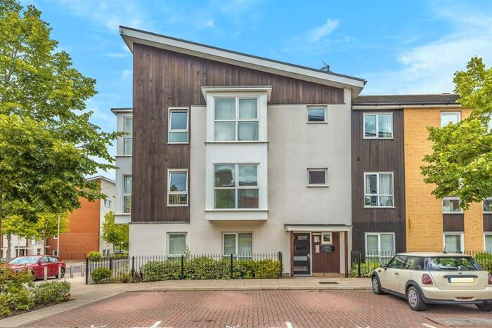 2 Bedroom Apartment To Rent In Lindisfarne Way, Reading, RG2