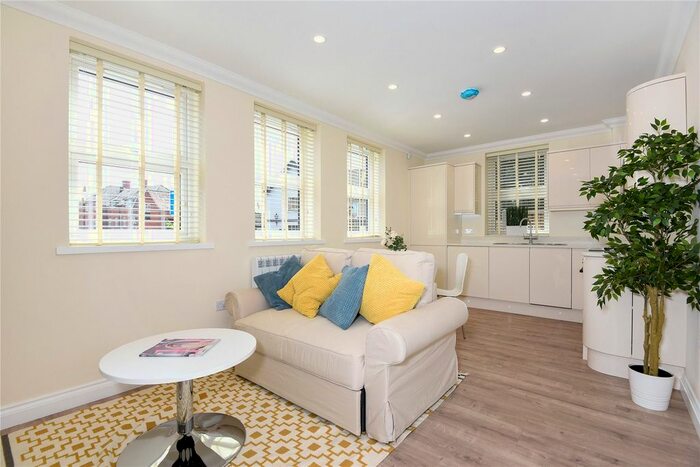 1 Bedroom Flat To Rent In Garth House, Denmark Street, Wokingham, Berkshire, RG40