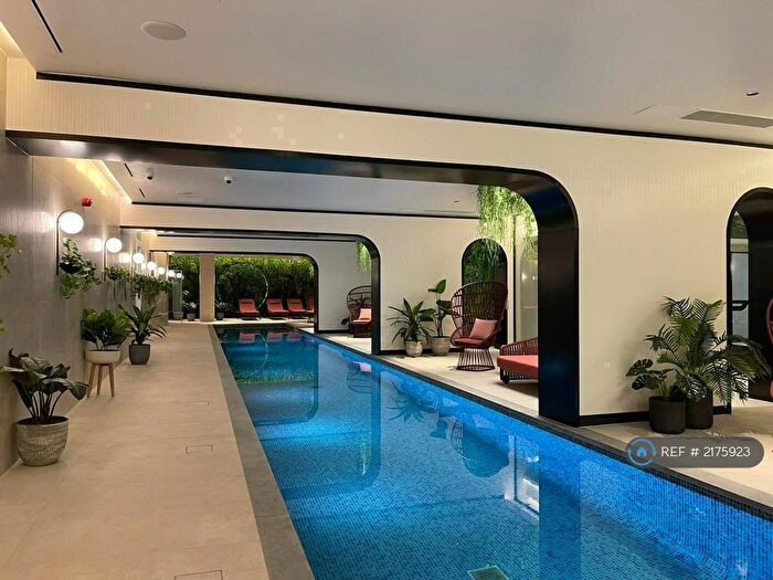 2 Bedroom Flat To Rent In Oxygen Tower, Manchester, M1