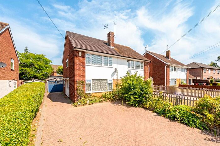 3 Bedroom Semi-Detached House For Sale In Underwood Road, Reading, RG30