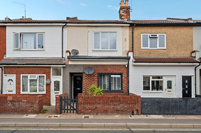2 Bedroom Flat To Rent In New Road, Portsmouth, PO2