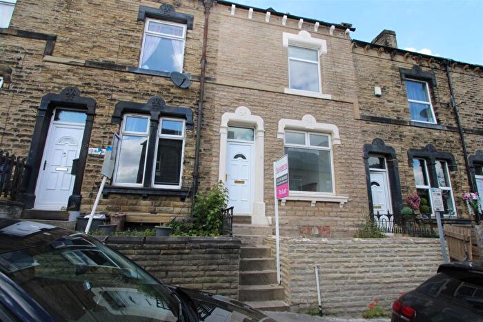 4 Bedroom Terraced House To Rent In Martin Street, Brighouse, HD6