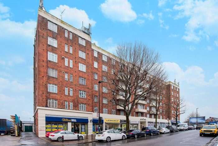 Studio To Rent In Horn Lane, Acton, London, W3