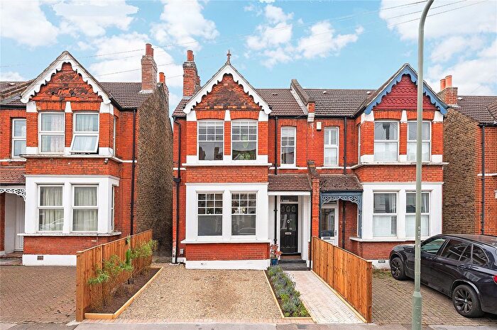 3 Bedroom Semi-detached House For Sale In Stodart Road, London, SE20