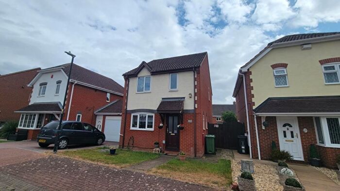 3 Bedroom Detached House To Rent In Chatsworth Road, Swindon, SN25