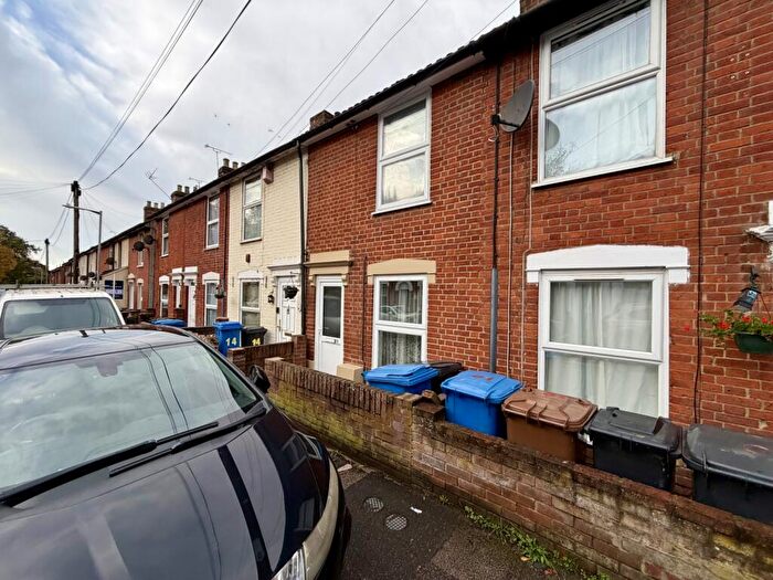 3 Bedroom Terraced House For Sale In Myrtle Road, Ipswich, IP3