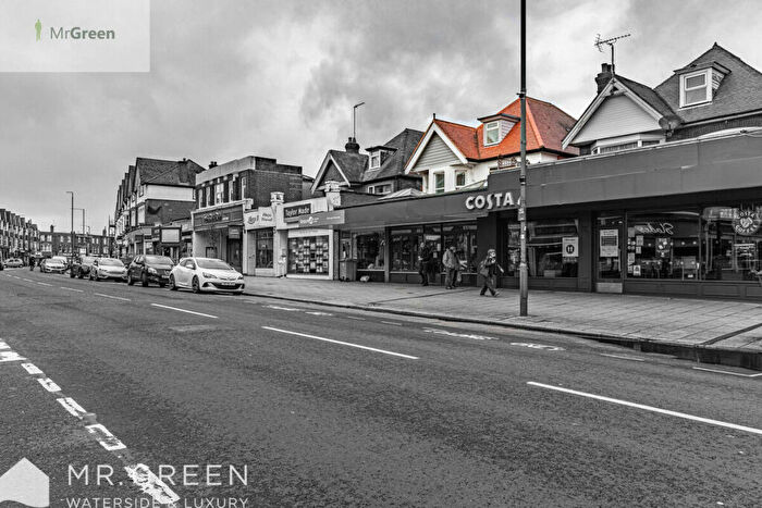 1 Bedroom Apartment For Sale In Southbourne Grove, Bournemouth, Dorset, BH6