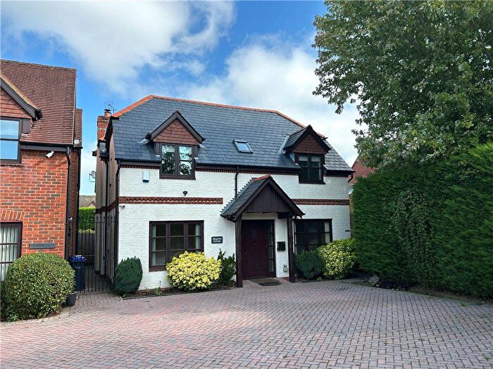 4 Bedroom Detached House To Rent In South Lane, Nomansland, Salisbury, Wiltshire, SP5