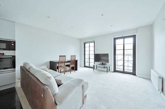 1 Bedroom Flat To Rent In Granville Road, Watford, WD18