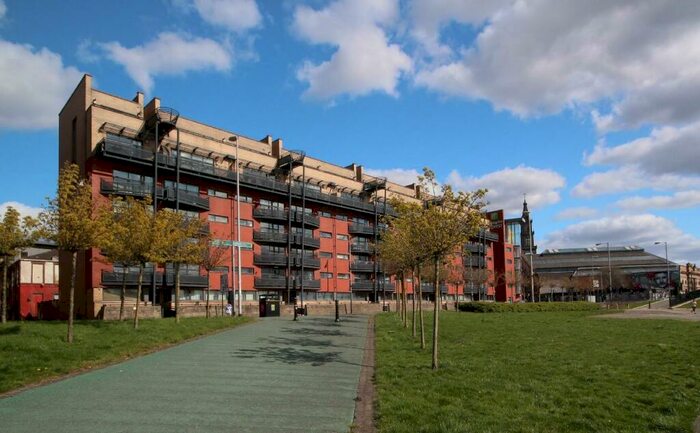 2 Bedroom Flat To Rent In Clyde Street, City Centre, Glasgow, G1