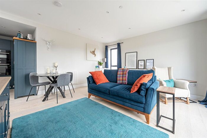 2 Bedroom Flat For Sale In Church Hill, Walthamstow, E17