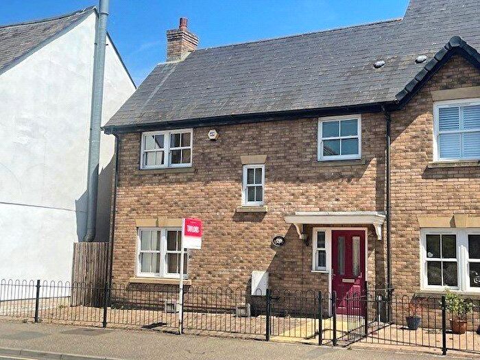 3 Bedroom End Of Terrace House For Sale In Shortmead Street, Biggleswade, Bedfordshire, SG18