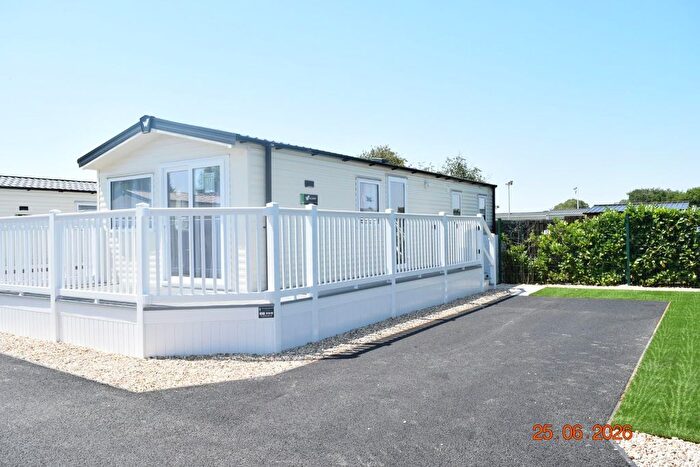 2 Bedroom Park Home To Rent In Bristol Road, Edithmead, Highbridge, TA9