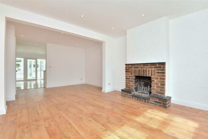 3 Bedroom End Of Terrace House To Rent In Oliver Crescent, Farningham, Dartford, DA4