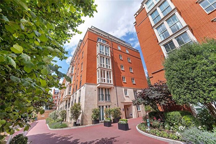 1 Bedroom Flat For Sale In Coleridge Gardens, London, SW10