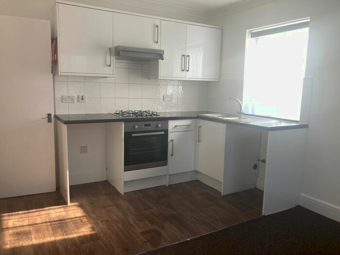 2 Bedroom Flat To Rent In Friary Road, London, SE15