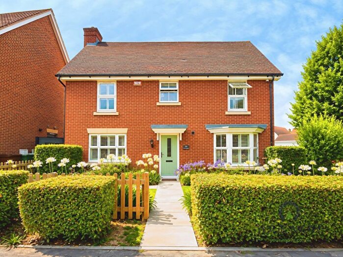 4 Bedroom Detached House For Sale In Rose Walk, Sittingbourne, Kent, ME10