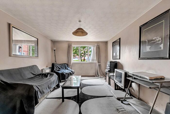 2 Bedroom Flat For Sale In Campbell Gordon Way, Gladstone Park, London, NW2