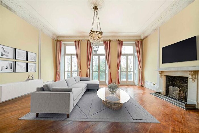 3 Bedroom Flat To Rent In Onslow Gardens, London, SW7