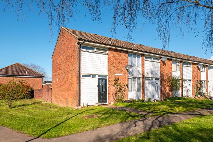 3 Bedroom End Of Terrace House For Sale In Horley, RH6