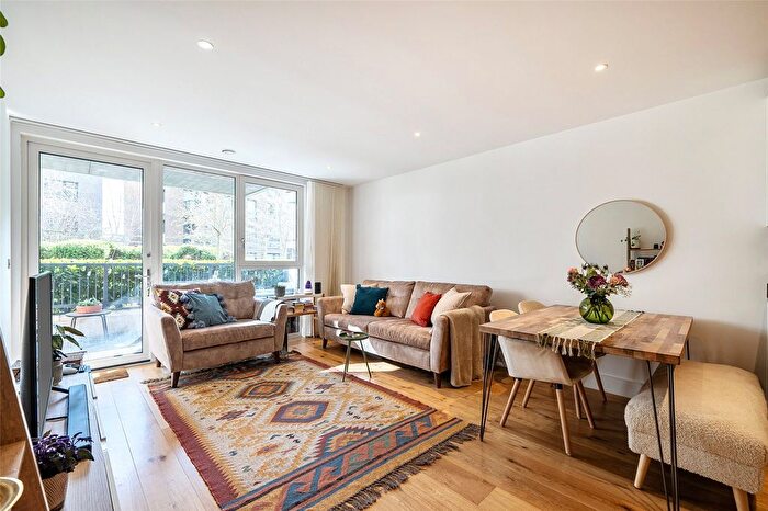 2 Bedroom Flat For Sale In Gullivers Walk, Marine Wharf East, SE8
