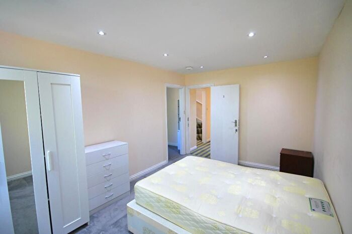 6 Bedroom Property To Rent In Fernbank Avenue, Wembley, Middlesex, HA0