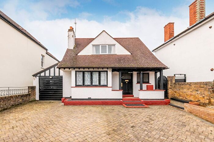 6 Bedroom Detached House For Sale In Montem Road, New Malden, KT3