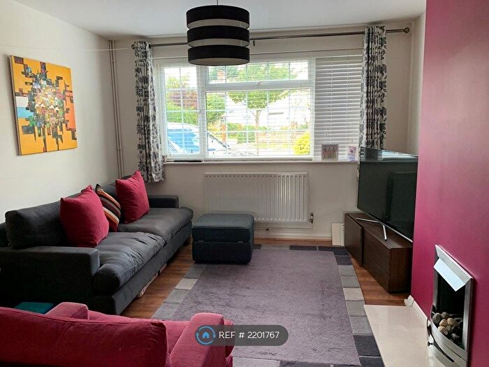 3 Bedroom Semi-Detached House To Rent In Glebe Avenue, Ickenham, Uxbridge, UB10