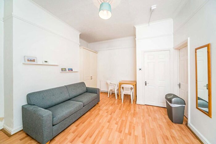 Studio To Rent In Eldon Square, Reading, RG1 - Photo 3