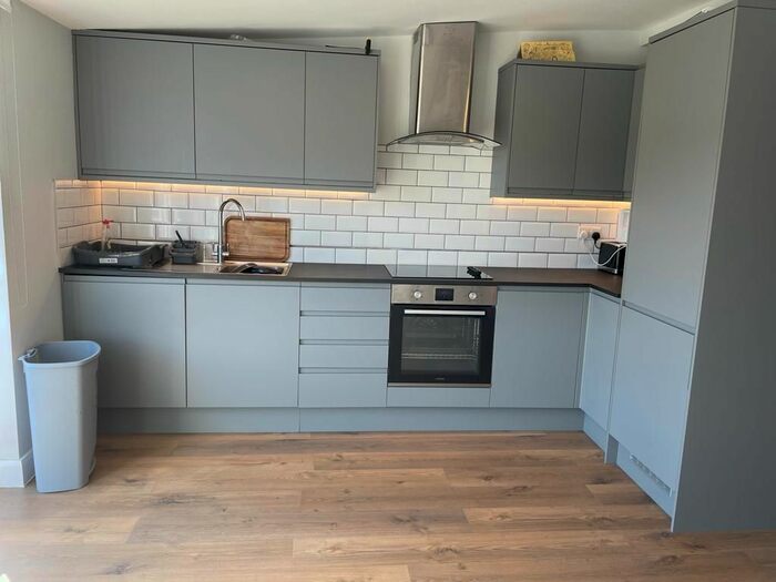 4 Bedroom Flat To Rent In Syon Lane, Isleworth, Middlesex, TW7