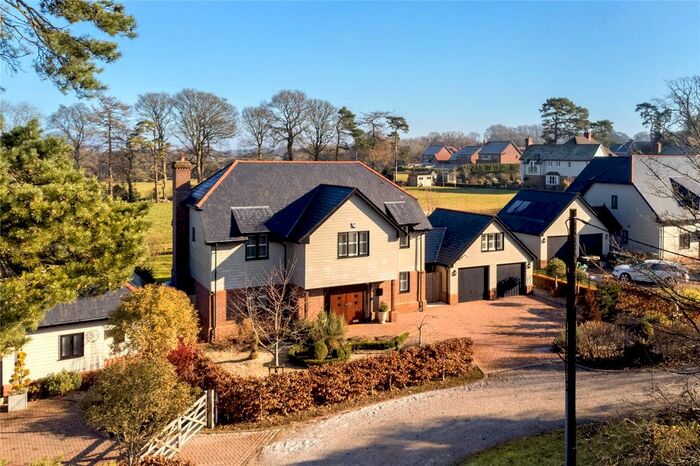 4 Bedroom Detached House For Sale In Wield Road, Medstead, Alton, Hampshire, GU34