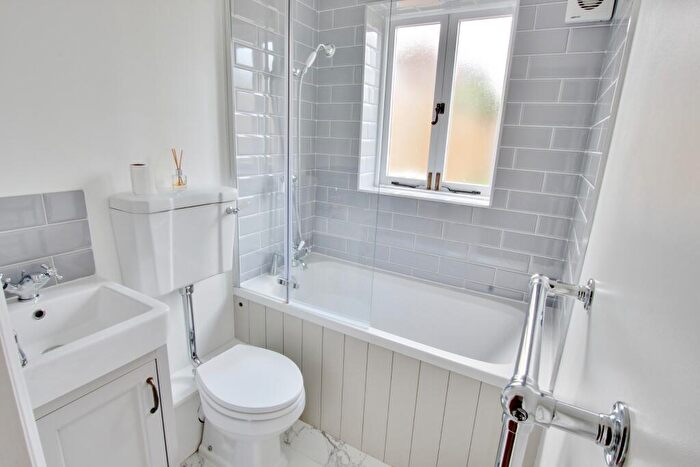 2 Bedroom Cottage To Rent In Havant South Street Unfurnished, PO9