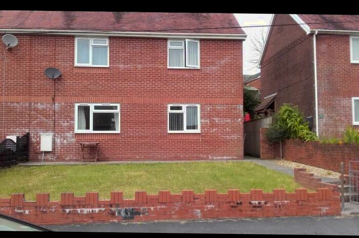 3 Bedroom Semi-Detached House To Rent In Grugos Avenue, Pontyberem, Llanelli, SA15