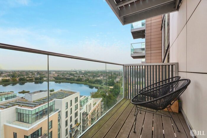 2 Bedroom Flat For Sale In Woodberry Grove, London, N4